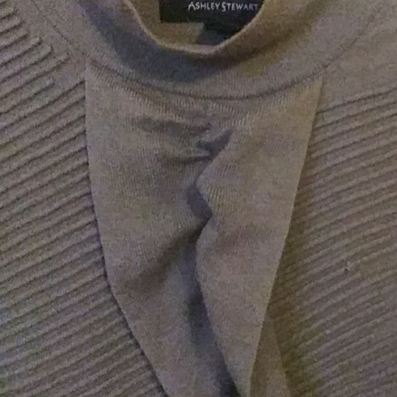 Sweater - Picture 2 of 5